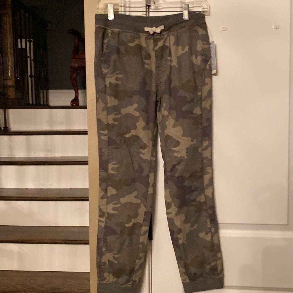 NWT Cart & Jack cotton camo jogger.  Size large 12/14. - Picture 2 of 11